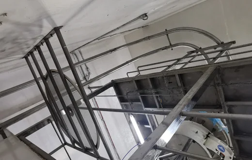 Tubular conveyor plant installation